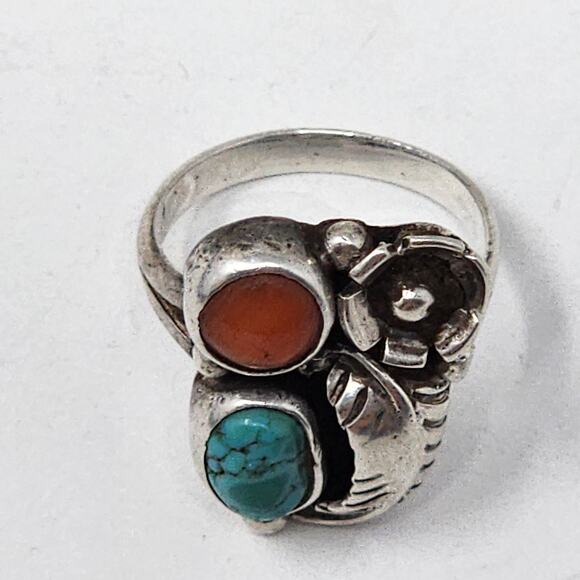 Vintage Sterling Silver Genuine Turquoise Ring - Picture 3 of 8